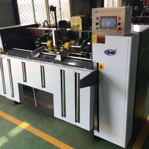 鷹潭BDJ-2000B型(xing)(雙伺服(fu)驅動)半(ban)自動釘(ding)箱機