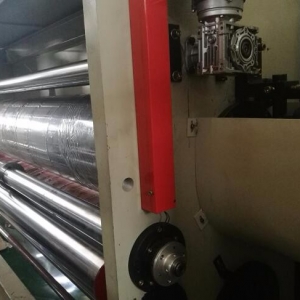 鷹潭KC-H1425高(gao)速四色(se)水墨印(yin)刷開槽(cao)機